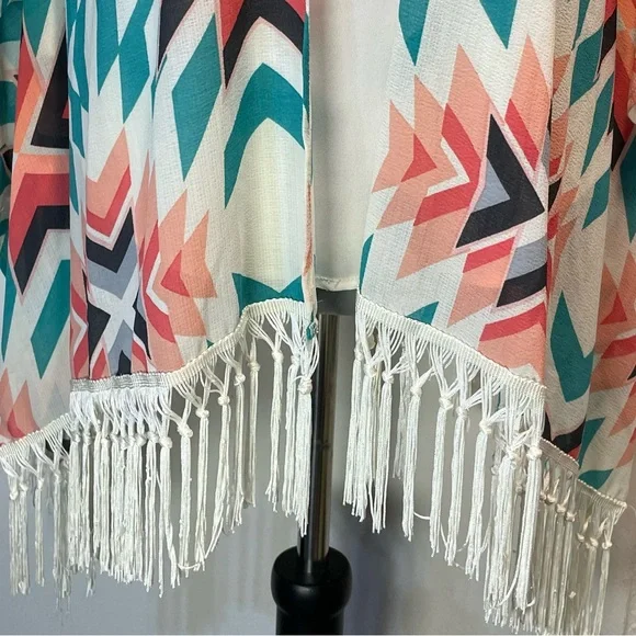 #0224 Xhilaration Geometric Kimono with Aztec Pattern, Sleeves, & Fringe-XS - Picture 4 of 7